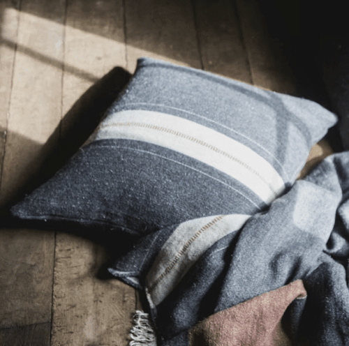 coussin en lin et laine La Draperie Française