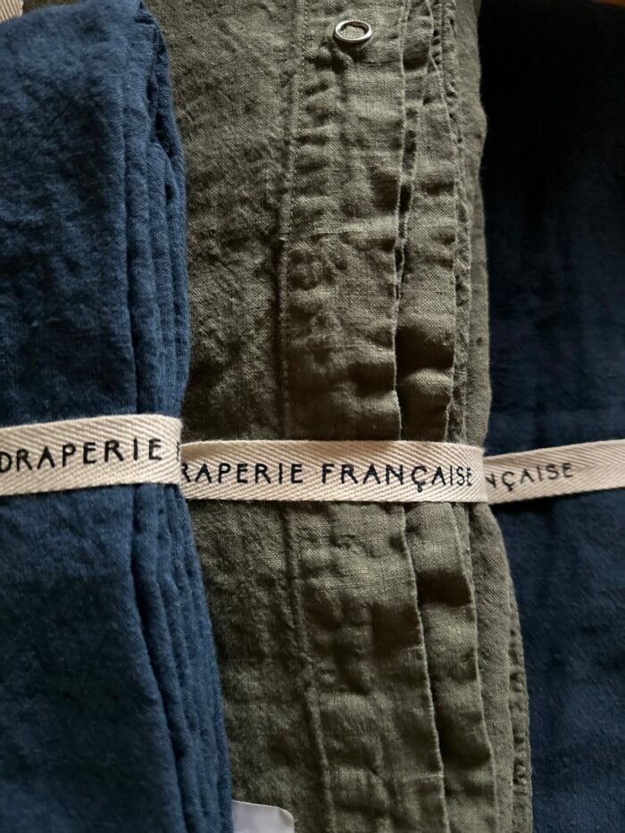 parure de lit en lin bleu et kaki La Draperie Française