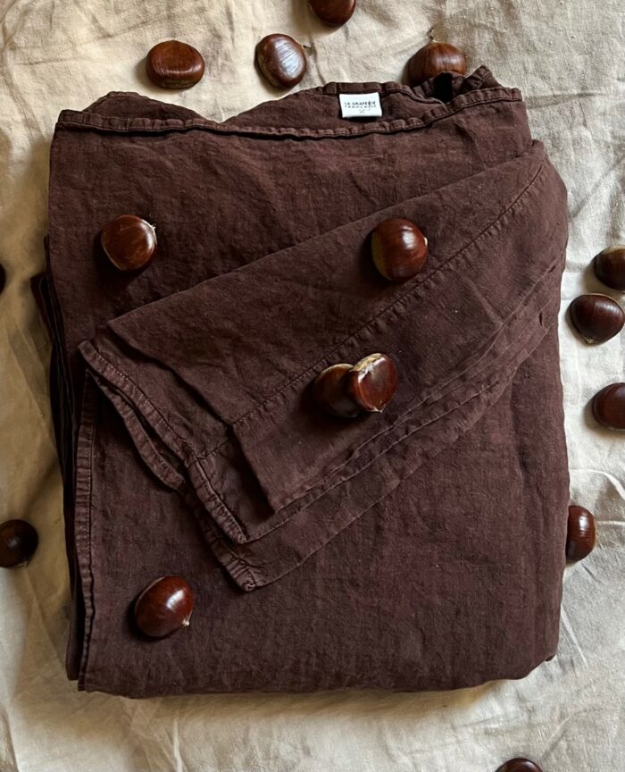 nappe en lin marron chataigne La Draperie Française